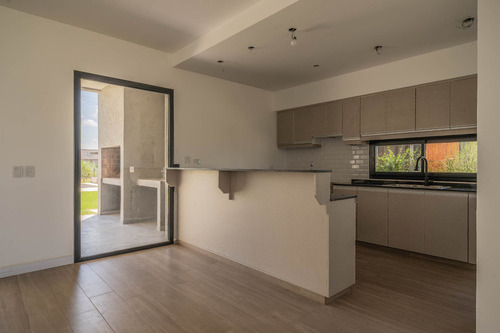 Casa A Estrenar De 4 Ambientes Con Pileta En Horizontes Al Sur Canning