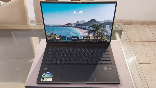 Asus Zenbook 14 Oled, Intel Core Ultra 9 185h, 32gb, 1tb Ssd Ponder Blue (Usado)