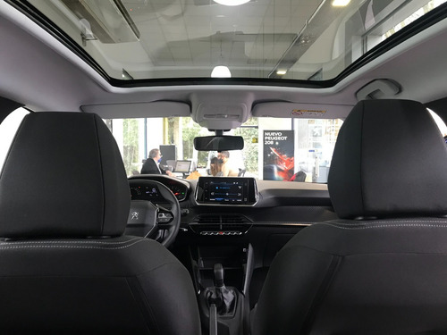 Imagen 11 de 15 de Peugeot 208 1.6l Active