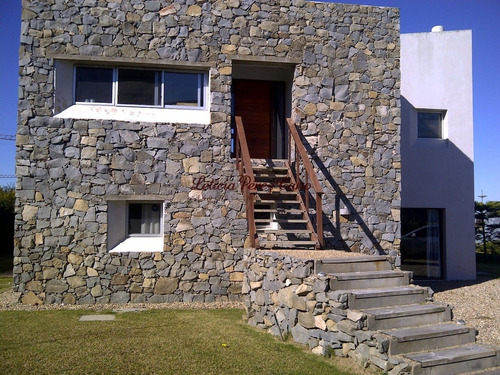 Imagen 2 de 19 de Venta Casa 3 Dormitorios Country Privado