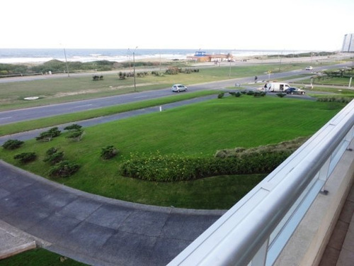 Venta Apartamento 3 Dormitorios Playa Brava, Punta Del Este
