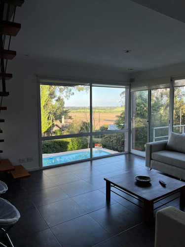 Casa En Venta - 3 Dormitorios 2 Baños - 605mts2 - Sierra De Los Padres
