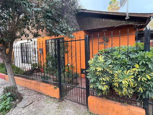 Metro Monte Tabor / Barrio Las Rosas / En Pasaje Cerrado