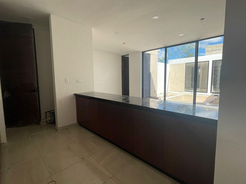 Casa En Venta De Un Piso Dos Recamaras En Temozón Norte