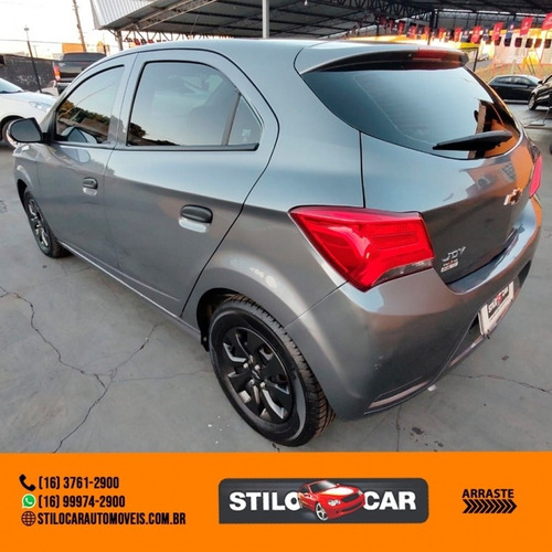 Imagem 6 de 10 de Chevrolet Onix Joy Kit Black