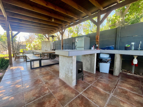 Cómoda Y Funcional Casa En Huelquén