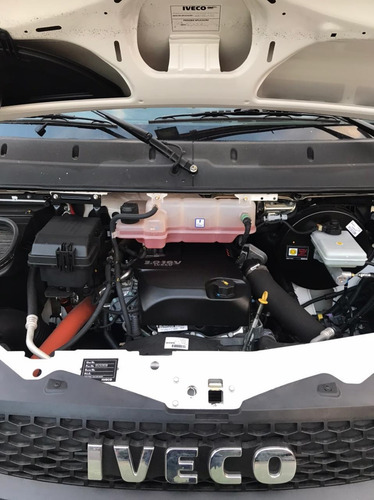 Imagem 6 de 9 de Iveco 35s14 2018 Com Ar Condicionado