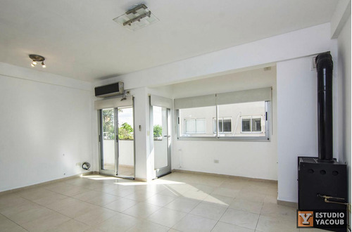 Imagen 7 de 30 de Departamento En Venta - 2 Dormitorios 1 Baño - Cochera - Terraza - 120mts2 - La Plata