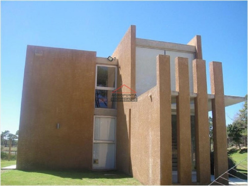 Casa En Rincã³n Del Indio, 3 Dormitorios *- Ref: 3948