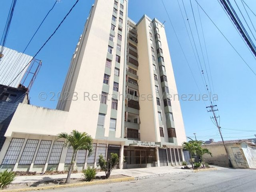 Renta House Vip Group Apartamentos En Venta En Barquisimeto Lara De 120 Mts2 Ubicado En Conjunto Residencial Privado Del Centro De La Ciudad.