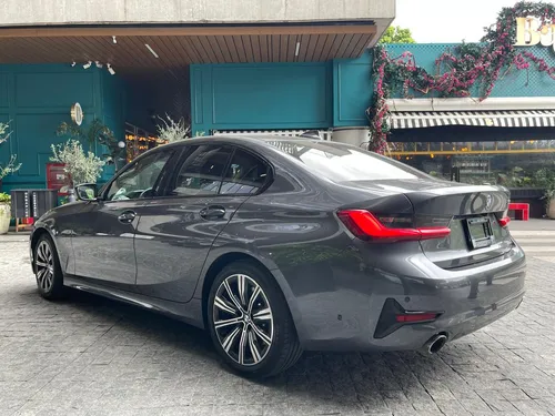 BMW Serie 3 2.0 330ia Luxury Line At