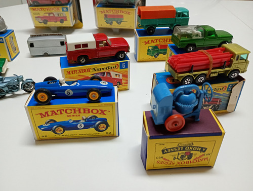 Matchbox Lesney Coleção Com 13 Carros (Usado)