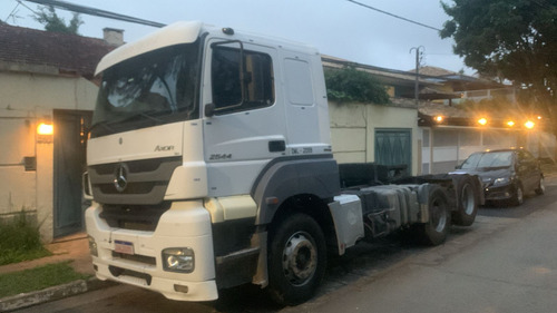 Mercedes 2544 6 X 2 Ano 2013 Com Equipamento Hidráulico .