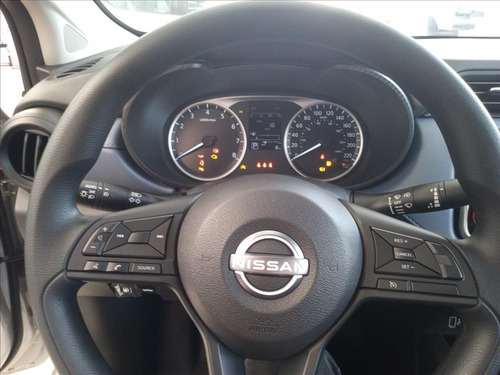 Nissan Versa 1.6 16V FLEX SENSE XTRONIC