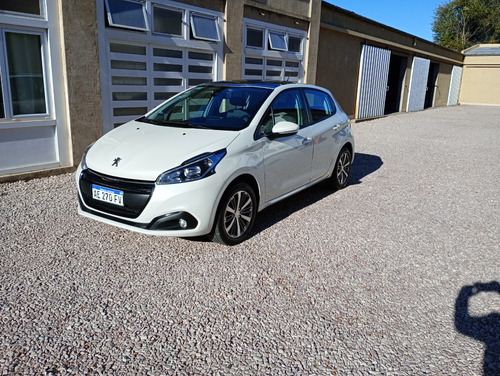 Peugeot 208 1.6 Feline