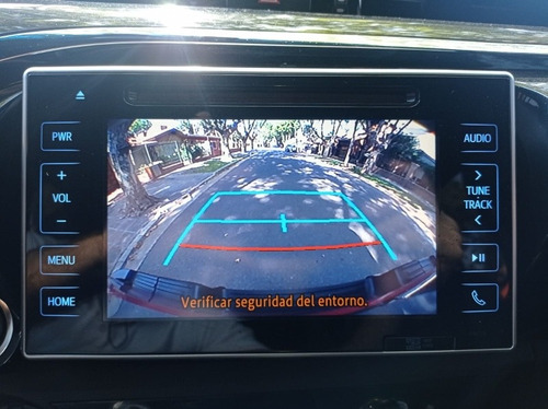 Imagen 10 de 15 de Toyota Hilux 2.8 Tdi Srx 4x4 Caja Manual De 6ta Año 2018