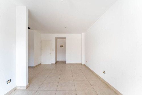 Venta 2 Ambientes Balcón Parrilla Baño Y Toilette