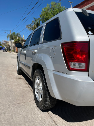 Jeep Grand Cherokee 3.7 Laredo V6 4x2 Mt