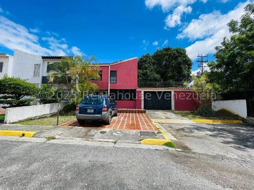 Casa En Venta En Los Cardones Barquisimeto Está Ubicada En Una Esquina Y Cuenta Con Terreno Adicional, Así Como Un Cerco Eléctrico Para Mayor Seguridad Gabriela C. 