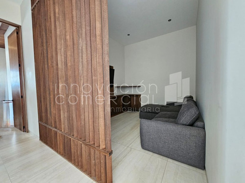Casa En Venta En Misión San Jerónimo Con Acabados De Lujo