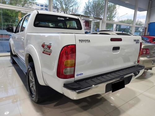Imagen 4 de 10 de Toyota Hilux 2010 3.0 I Srv Cab Doble 4x4 Cuero