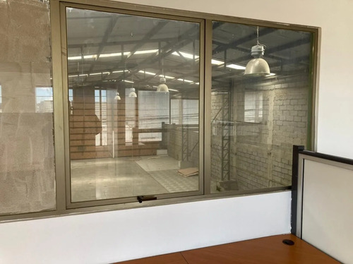Arriendo! Gran Bodega Y Oficina, Parque Industrial, P. Montt