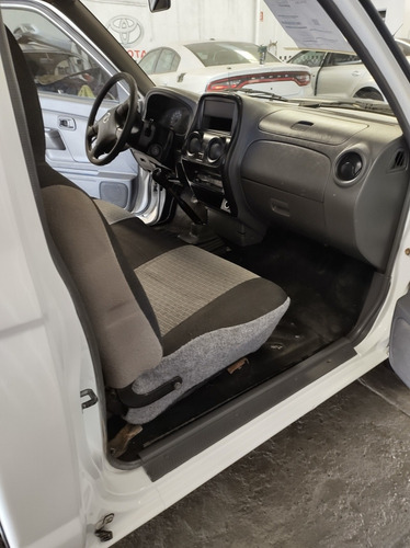 Imagen 7 de 8 de Nissan Np300 2014 2.5 Diesel Chasis 4x2 Mt