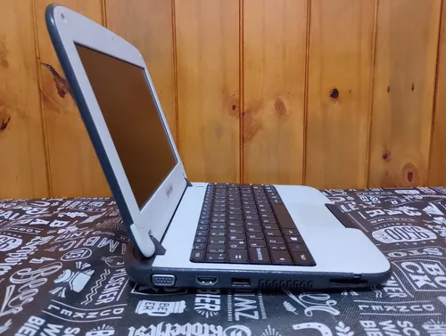 Netbook G4 / 2gb De Ram / Wifi / Camara / Office / Windows 7 (Usado)