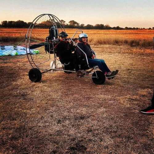 Imagen 2 de 10 de Vuelo Bautismo Paratrike (parapente Con Motor)