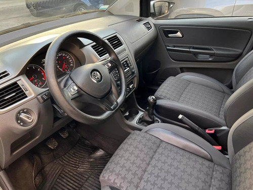 Imagen 15 de 24 de Volkswagen Suran 1.6 Trendline