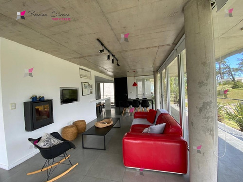 Apartamento En Alquiler - Punta Del Este- Ref: 9806