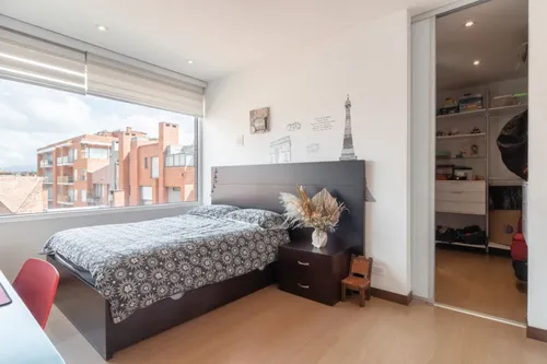 Apartamento En Venta En Chicó Navarra. Cod V9010