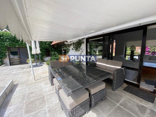 Imagen 8 de 30 de Espectacular Casa En Lugano 5 Dormitorios 4 Baños
