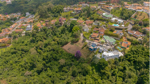 Espectacular Terreno Con Increíble Vista Para Construir La Casa De Tus Sueños. Ln