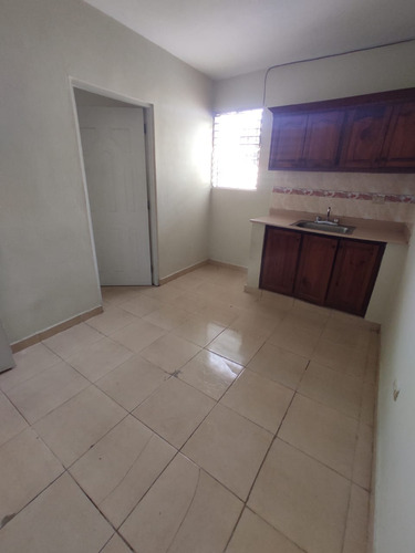 Apartamento De Una Sola Habitación Un Baño Sala Cocina Comed