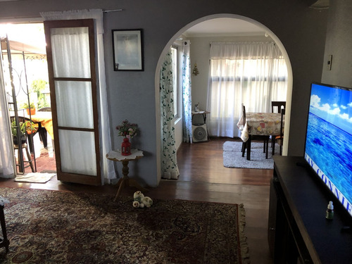 Vende Casa Grande 4 Dorm, 2 Baños, A Pocas Cuadras Metro Rod