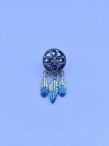 Imagen 2 de 4 de Charm Atrapasueños Plumas Azules- Plata De Ley S925