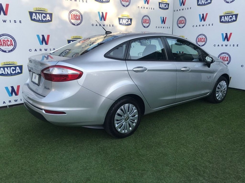 Imagen 5 de 10 de Ford Fiesta S 2014