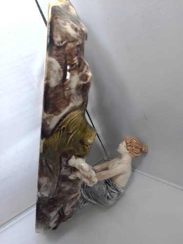 Excepcional Porcelana Figura De Mujer Reflejandose En Lago (Usado)