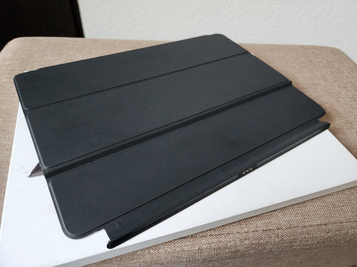Teclado Apple Smart Keyboard iPad 9a 8a iPad Pro 10.5 Air 3 (Usado)
