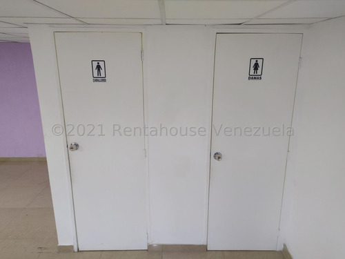 Imagen 9 de 19 de Claudia Lopez Vende Local Comercial En Los Cortijos De Lourdes Mls #22-19564