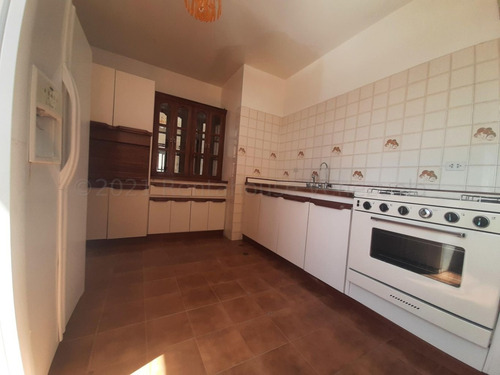Imagen 5 de 12 de Alquiler De Apartamento Semi Amoblado En Maracaibo