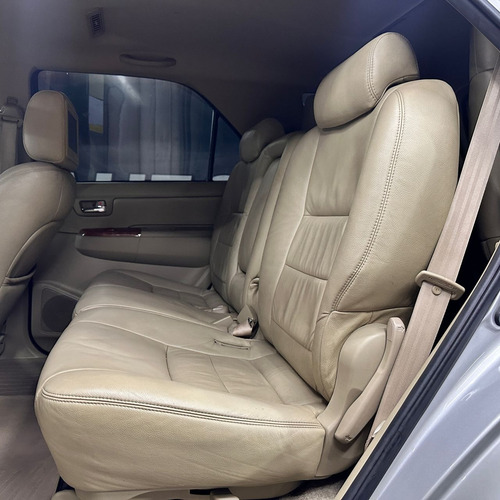Toyota Fortuner 2010