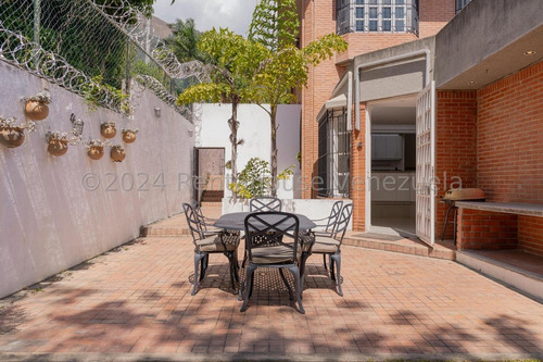 Se Ofrece En Venta Extraordinaria Y Hermosa Casa De Estilo Europeo Ubicada En Los Chorros