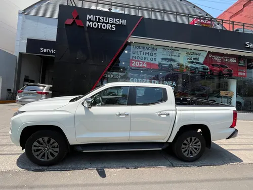 Mitsubishi L200 2025