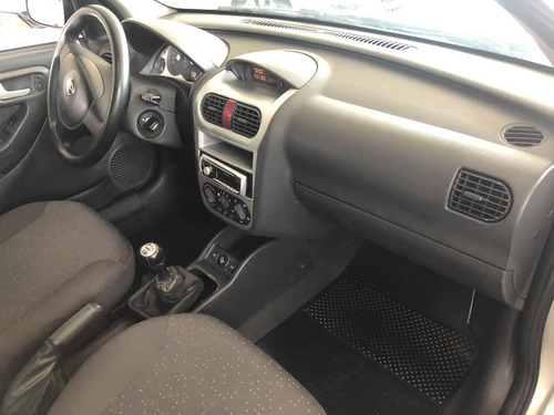 Chevrolet Corsa 1.4 Mpfi Premium Sedan 8v Flex 4p Manual