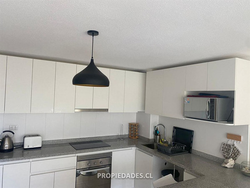 Departamento En Venta De 3 Dorm. En Papudo Primera Línea
