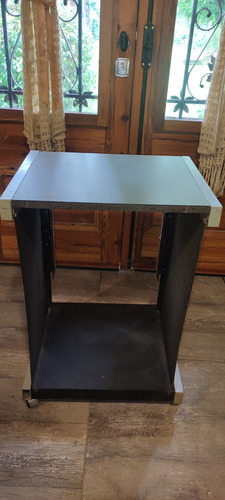 Mueble Equipo De Audio C/manijas De Rack Akai C/ruedas Exlnt (Usado)
