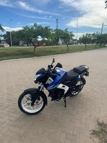 Rouser Ns 200