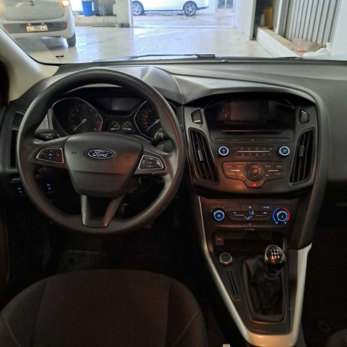 Imagen 11 de 18 de Ford Focus 5p 1.6l N Mt S 2017